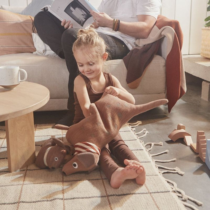 Darling - Mommy Dog Hunsi with Two Puppies par OYOY Living Design - Toddler - 1 to 3 years old | Jourès