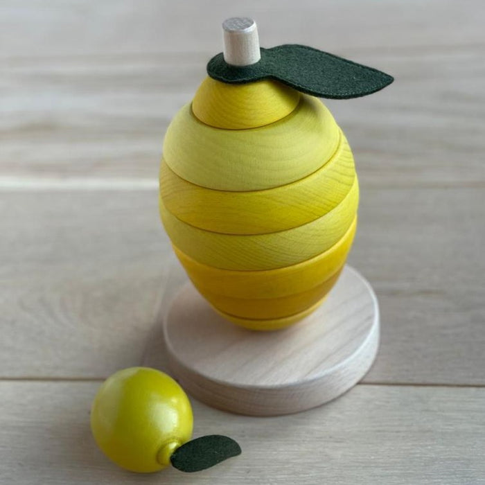 Wooden Stacking Fruit - Lemon par Konges Sløjd - Wooden toys | Jourès