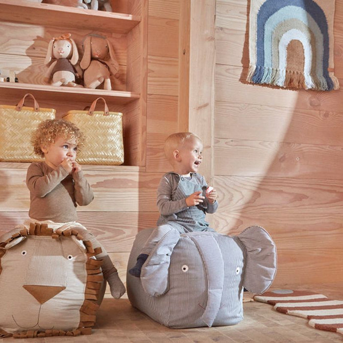 Erik Elephant - Ride On Beanbag - Grey par OYOY Living Design - Nursery | Jourès