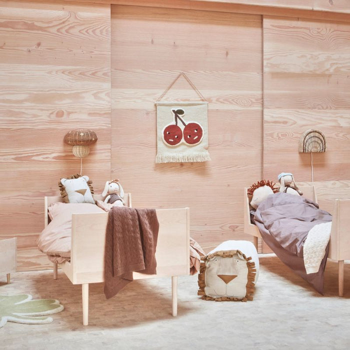 Wooden Retro Doll Bed -  Natural par OYOY Living Design - Nursery | Jourès