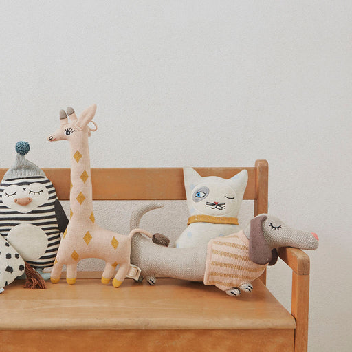 Darling - Baby Daisy Dog - Brown / Coral par OYOY Living Design - Nursing Pillows & Animals Cushions | Jourès