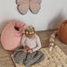 Darling Baby Rattle - Baby Yoshi Crocodile - Coral par OYOY Living Design - New in | Jourès