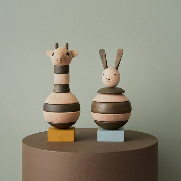 Wooden Stacking Rabbit - Nature / Dark par OYOY Living Design - Nursery | Jourès