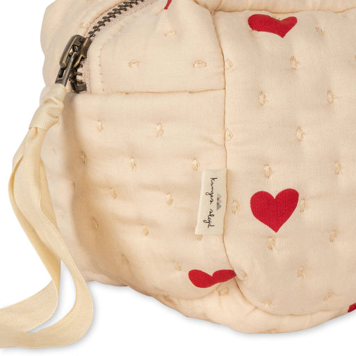Quilted Toiletry Bag - Small - Amour rouge par Konges Sløjd - The Love Collection | Jourès