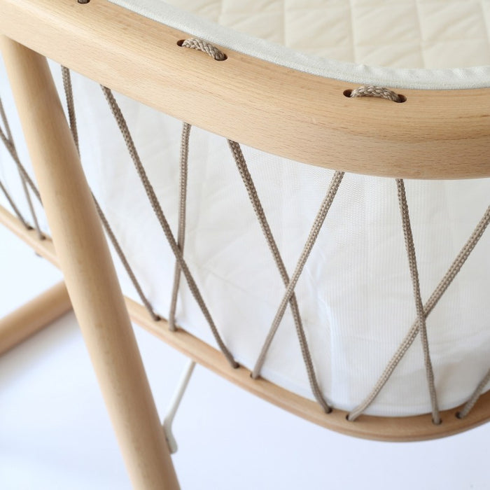 KUMI Craddle and organic mattress - Mesh / Hazelnut par Charlie Crane - Furniture | Jourès