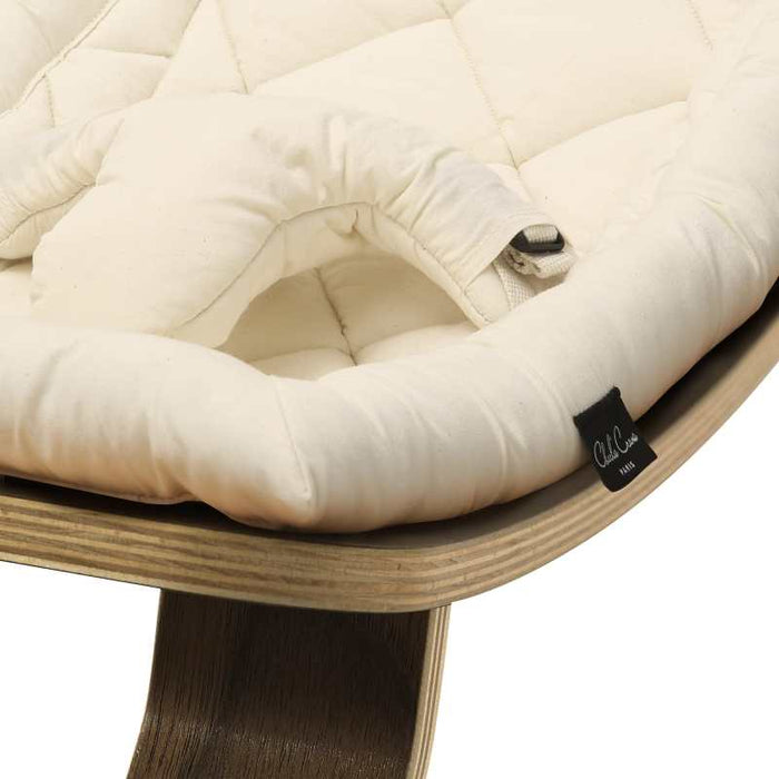 LEVO Baby Rocker -  Walnut Wood - Organic White Seat par Charlie Crane - Nursery | Jourès