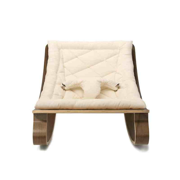 Levo Baby Rocker in Walnut Wood/Organic White Seat par Charlie Crane - Decor and Furniture | Jourès