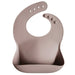 Adjustable waterproof silicone Baby Bib - Warm Taupe par Mushie - Baby | Jourès