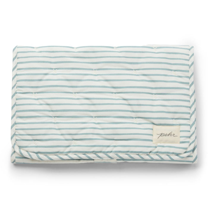 On The Go Portable Changing Mat - Deep Sea par Pehr - Baby Shower Gifts | Jourès