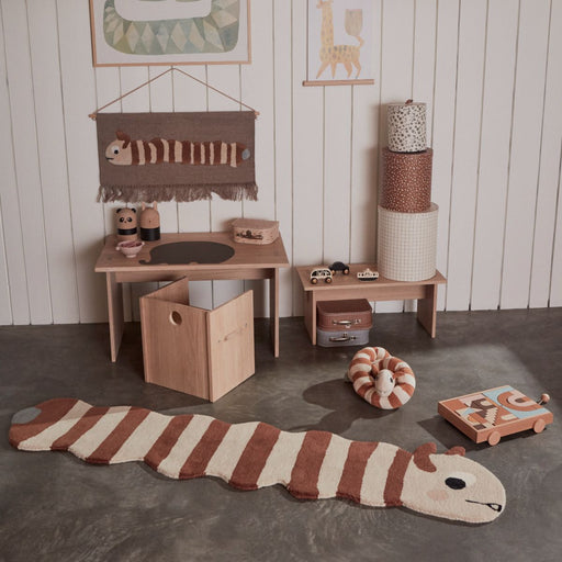 Tapis Leo l'asticot par OYOY Living Design - Chambre de bébé | Jourès