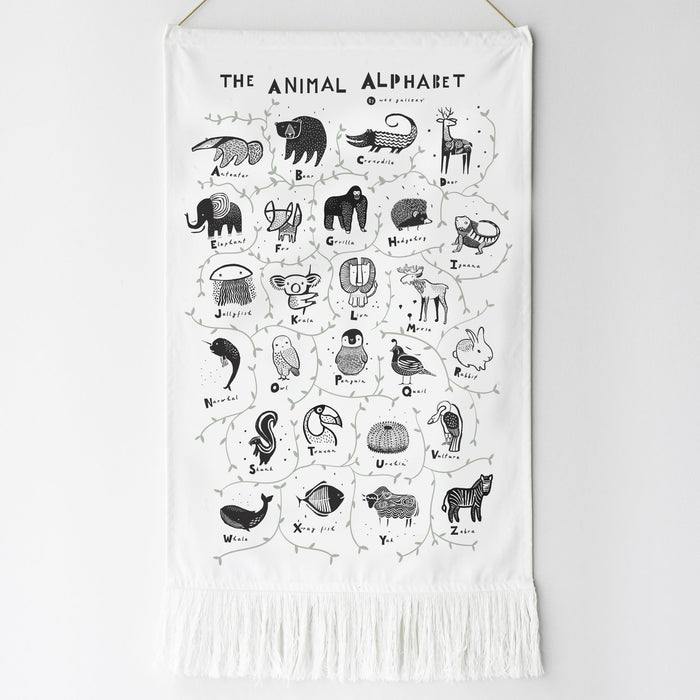 Affiche en coton biologique imprimée - Alphabet des animaux - édition anglaise par Wee Gallery - Meilleurs vendeurs | Jourès
