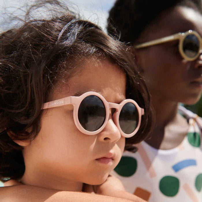 Darla Sunglasses - Mustard par Liewood - The Sun Collection | Jourès