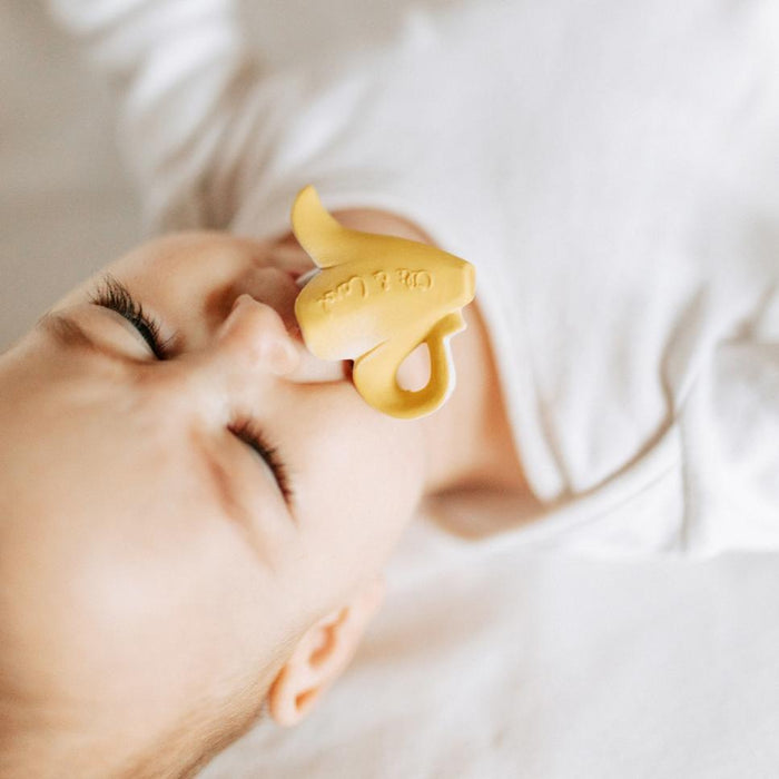 Teether toy for newborns- Anita the Bananita par Oli&Carol - Baby Shower Gifts | Jourès