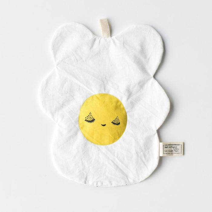Organic Crinkle Toy - Egg par Wee Gallery - Toys, Teething Toys & Books | Jourès