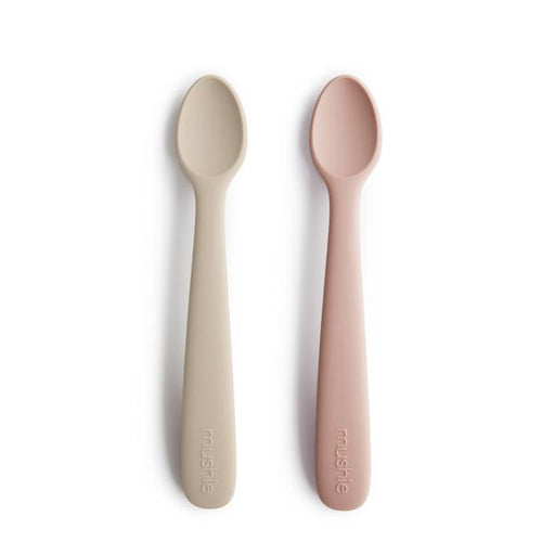 Baby Silicone Feeding Spoons - Blush / Shifting Sand par Mushie - Tableware | Jourès