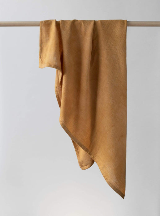 Organic Swaddle Baby Blanket (Natural Dye) - Mustard par La Petite Leonne - Baby | Jourès