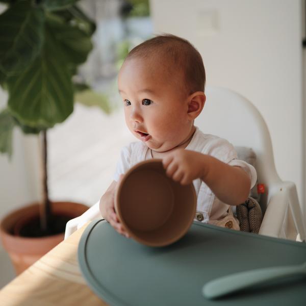 Kids Silicone Suction Bowl - Blush par Mushie - Tableware | Jourès