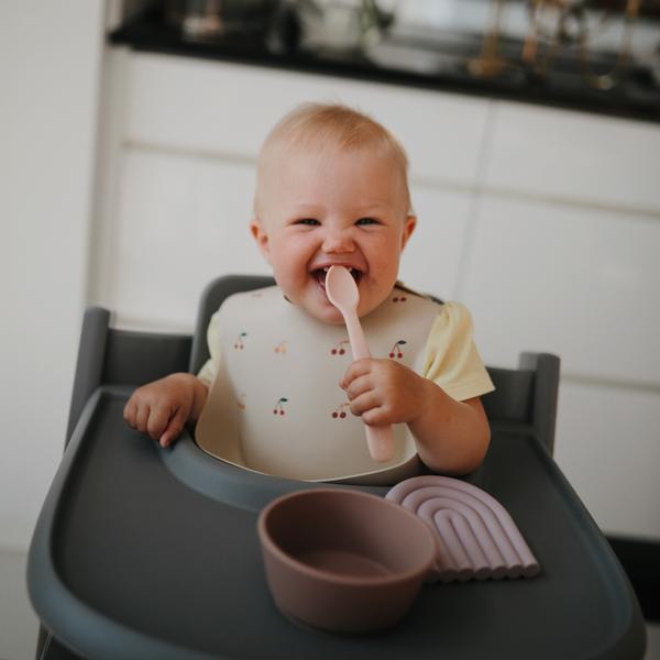 Baby Silicone Feeding Spoons - Blush / Shifting Sand par Mushie - Home Decor | Jourès