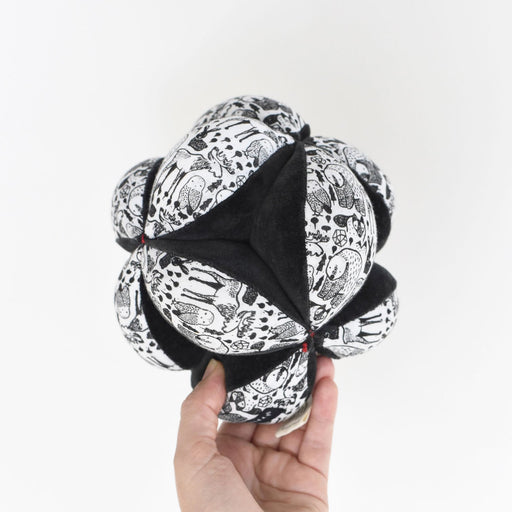 Sensory Puzzle Ball - Nordic par Wee Gallery - Wee Gallery | Jourès