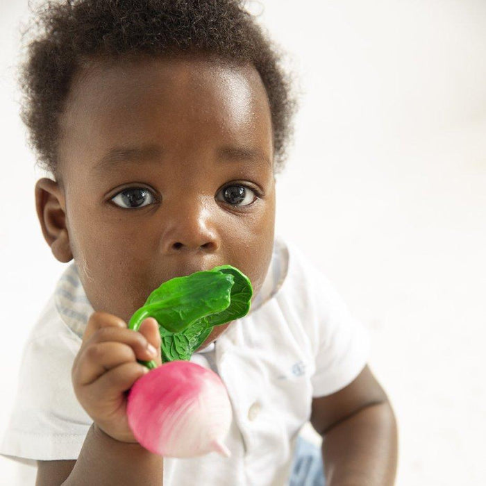 Sensory teether toy - Ramona the radish par Oli&Carol - Baby Shower Gifts | Jourès