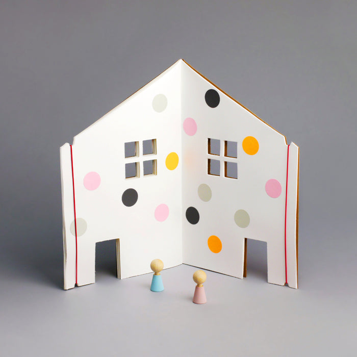 The Dollhouse Book par Rock & Pebble - Toys & Games | Jourès