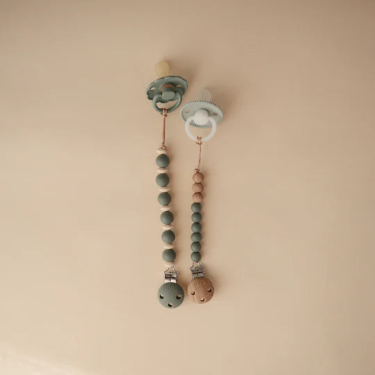 Pacifier Clip | Eva - Dried thyme par Mushie - Baby Shower Gifts | Jourès