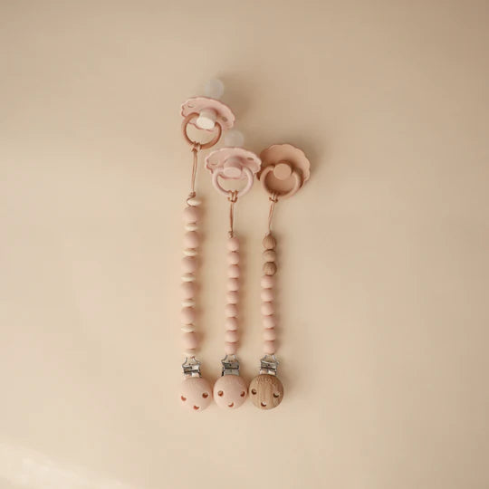 Pacifier Clip | Eva - Blush par Mushie - Baby Shower Gifts | Jourès