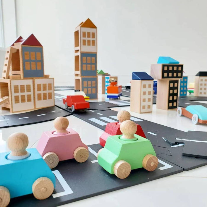 Wooden Car With Mini Figure - Ochre par Lubulona - Wooden toys | Jourès