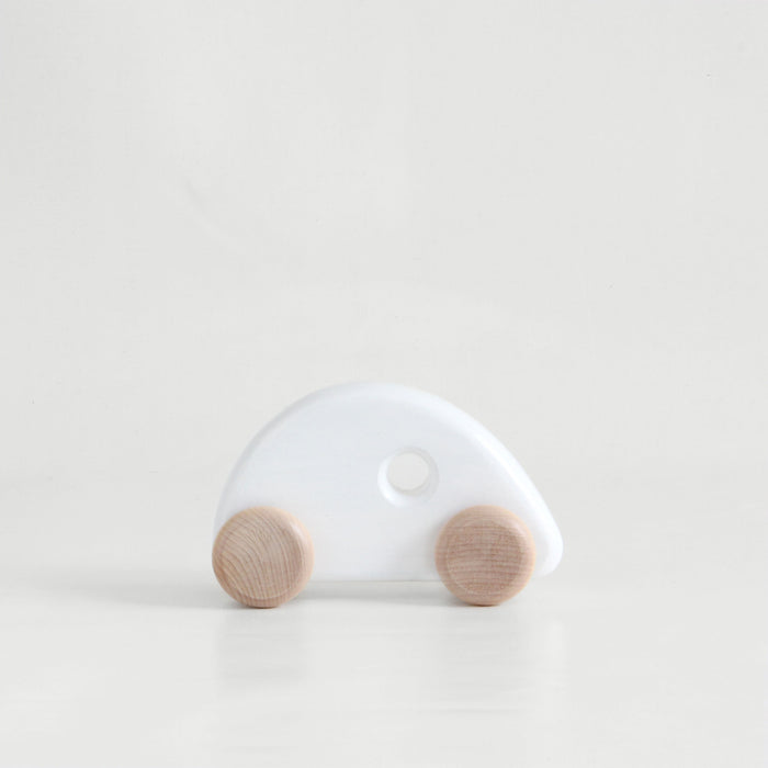 Wooden Car - White - Made in Canada par Caribou - Toys & Games | Jourès