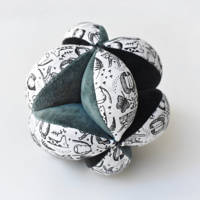Sensory Puzzle Ball - Wild par Wee Gallery - Baby | Jourès