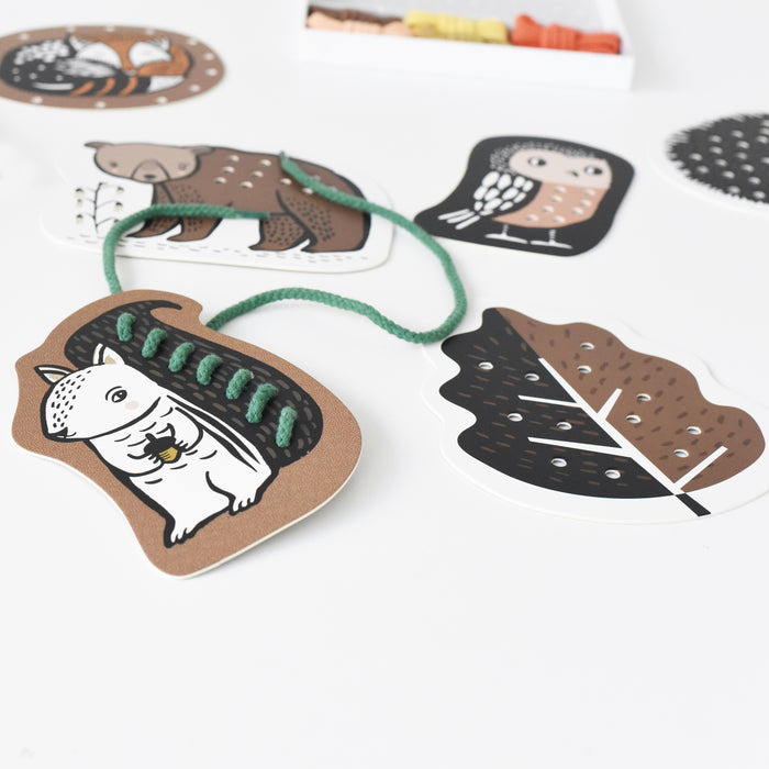 Lacing Cards - Woodland Animals par Wee Gallery - Educational toys | Jourès